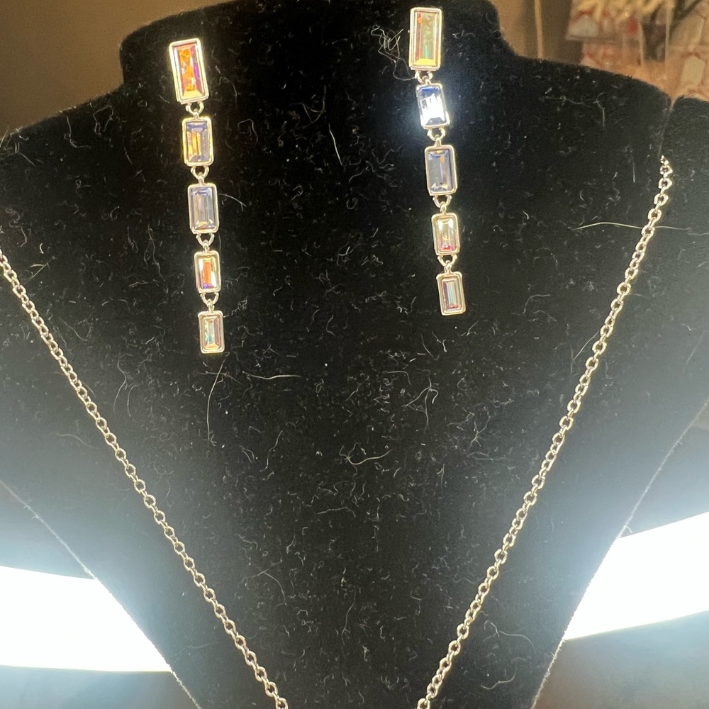 Touchstone Crystal Set - Picture 2 of 4
